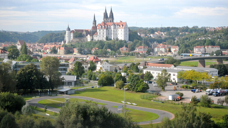 In der Nähe der Rollschuhbahn befindet sich das Grundstück, das die Stadt erwirbt, um den Heiligen Grund weiter zum Sport- und Spielareal zu entwickeln.
