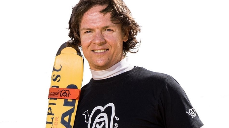 Henrik May lebt in Swakopmund, wo er seit Jahren eine außergewöhnliche Skischule betreibt.