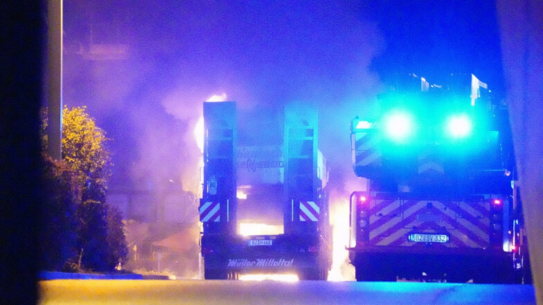 Anfang November 2019 brannten in Bautzen mehrer Fahrzeuge. 