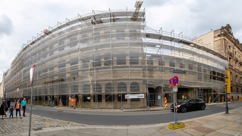 Ein außergewöhnlicher Blick auf die Baustelle des Quartiers Hoym von der Landhausstraße aus gesehen.