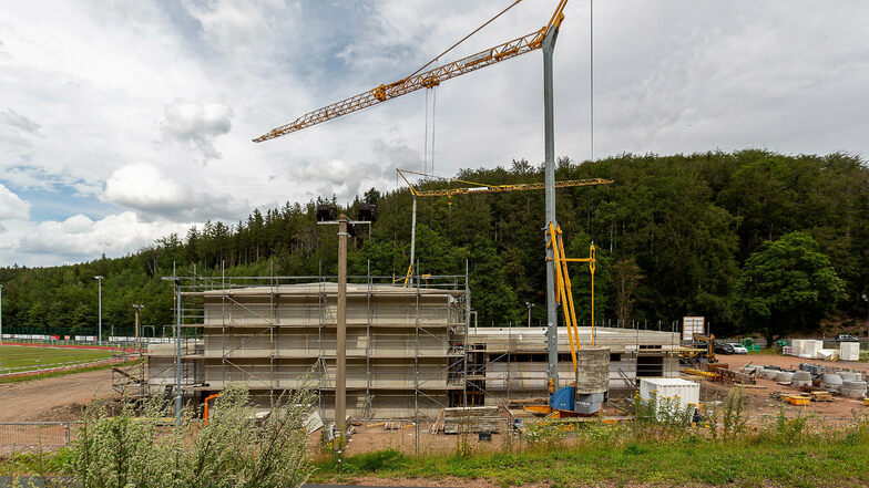 Es geht voran auf der Baustelle für die neue Turnhalle in Schmiedeberg.