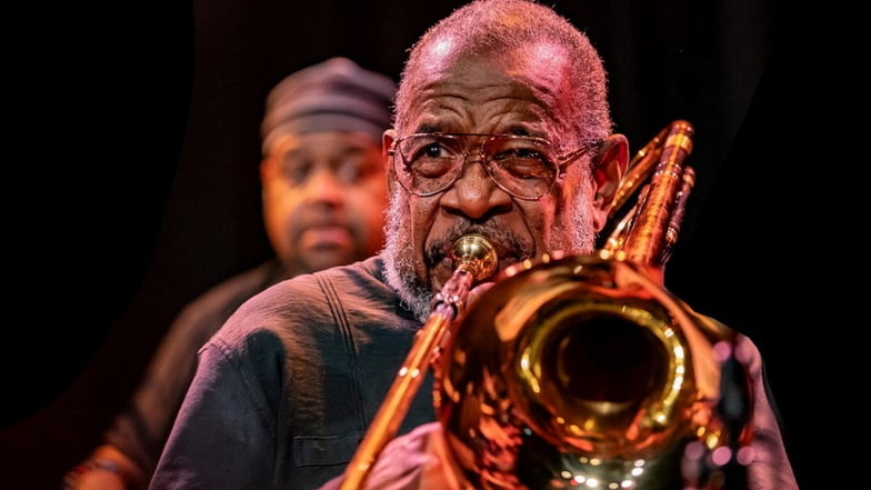 Funk- und Soul-Legende Fred Wesley, einst Musical Director von James Brown, gastiert mit seinem Trio am 7. November im H42 im Dresdner Alberthafen.