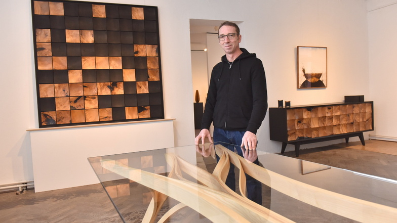 Kunst aus dem ältesten bearbeitbaren Holz der Welt präsentiert Jon Lister in Dorfhain.