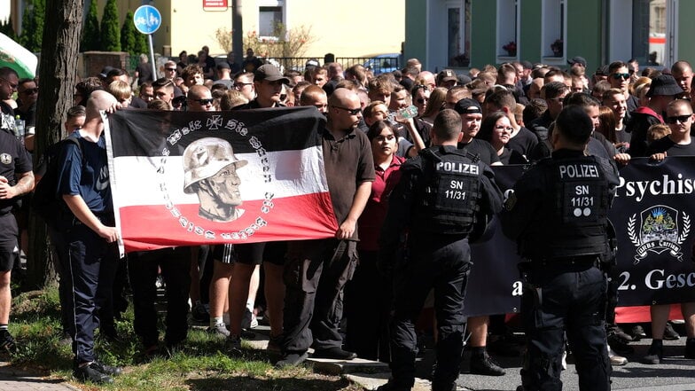 Rechtsextreme versammelten sich am Rande des CSD in Bautzen.