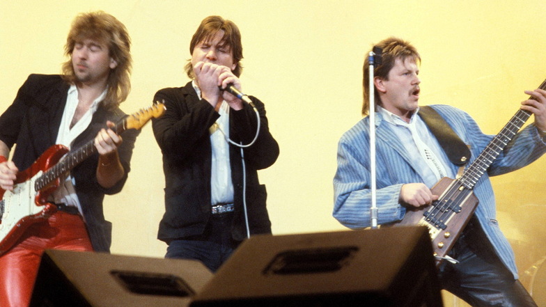 Bernd Römer, Herbert Dreilich und Henning Protzmann (v. l.) Mitte der 80er-Jahre bei einem Auftritt mit Karat. Die Band war nicht nur eine der erfolgreichsten der DDR, sondern damals auch im Westen enorm populär.