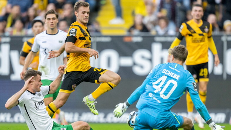 Ein Dynamo-Spieler ist beim Sieg gegen Münster der Pechvogel