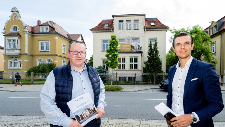 Tobias Richter (l.) vom Maklerbüro Hornig-Immobilien und Projektentwickler Stefan Strauß haben große Pläne für die Villa Taucherstraße 9 in Bautzen.