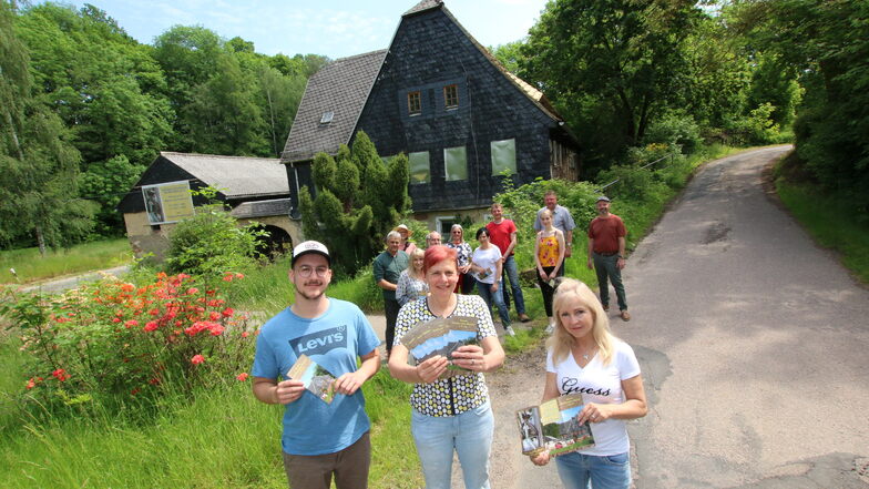 Michael Berr, Bettina Böhme und Stefanie Rathmann (von links) bilden den neuen Vorstand des Fördervereins für die Steinaer Mühle.