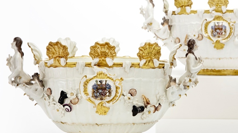 Gelten als die Glanzlichter einer der nächsten Auktionen bei Sotheby’s in New York: Zwei Eisschalen des barocken Schwanenservices aus der Porzellanmanufaktur Meissen.
