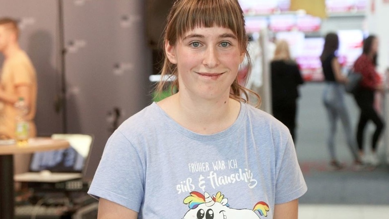 Sophia Höntzsch (14), Schülerin: Wir waren am Vormittag einkaufen und haben vom Casting erfahren. Da wollte ich unbedingt mitmachen. Meine Mama war erst nicht so begeistert, hat dann aber doch zugestimmt und mich unterstützt. Auf der Bühne zu stehen, ist 