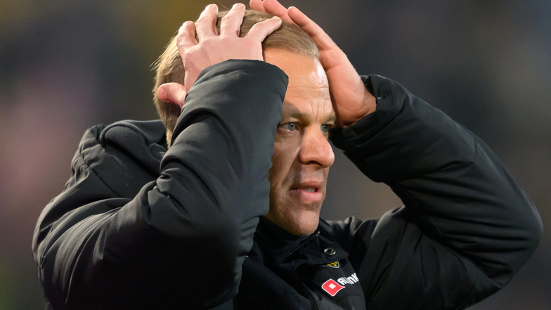 Ist mit dem Spielstand zur Halbzeit nicht zufrieden: Cheftrainer Markus Anfang.