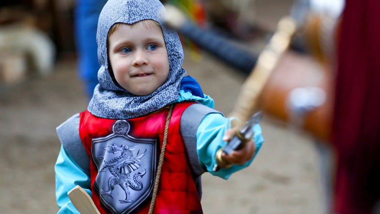 Auch für Kinder war das Burgfest ein Erlebnis. Sie konnten in die Welt der Ritter eintauchen. 