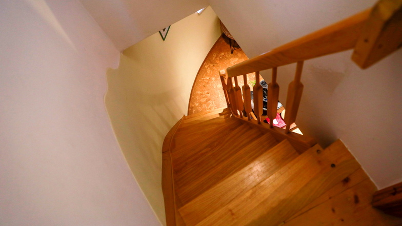 Noch heute ist die Treppe im Mühlenturm eng und steil. Da lässt sich durch die vorgegebene historische Architektur nicht viel verändern.