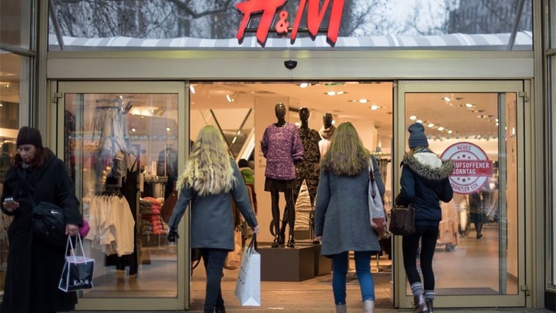 H&M steigerte mit günstiger Mode zwischen 2008 und 2015 seine Umsätze von knapp 2,5 auf über 4 Milliarden Euro.