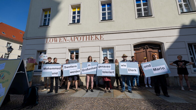 Der Freundeskreis Demokratie hat sich gegen die Demonstration am Rand des Marktplatzes positioniert.