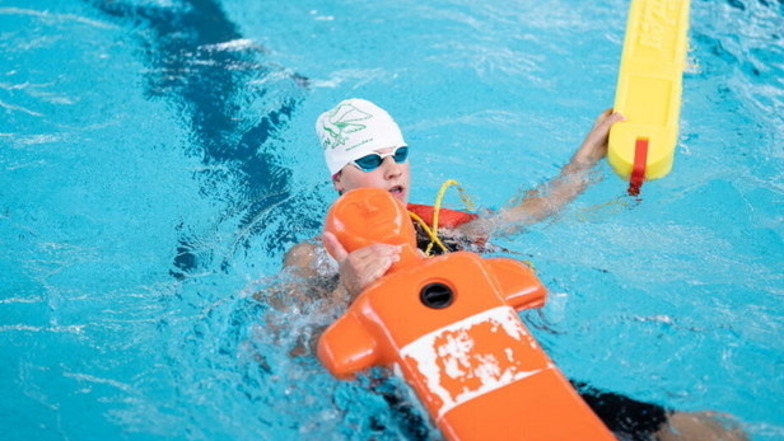 Die Heidenauerin Emma Ebert startete in der Königsdisziplin der Rettungsschwimmer.