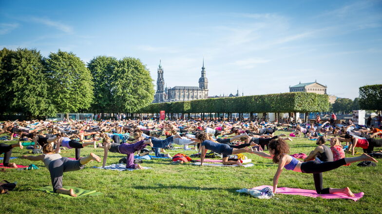 Besonders beliebt auch in diesem Jahr: Yoga am Palais.