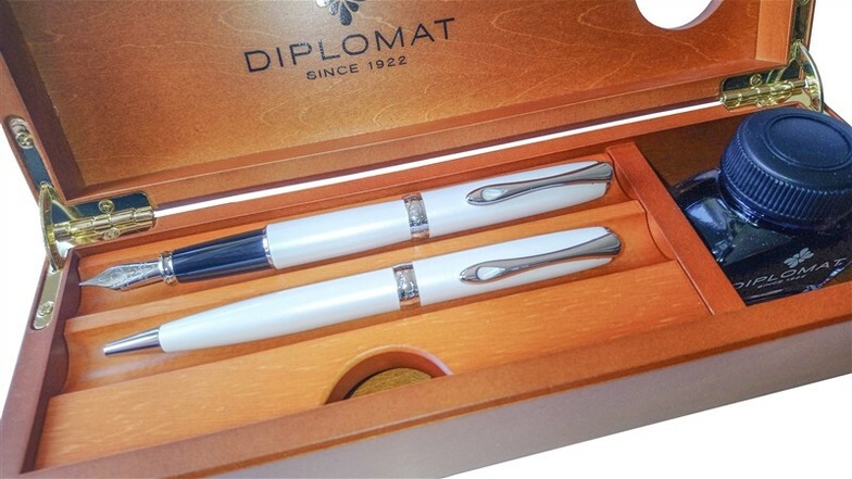 Kugelschreiber und Füllhalter von Diplomat - bei der Auktion ab 135 € statt 449 €