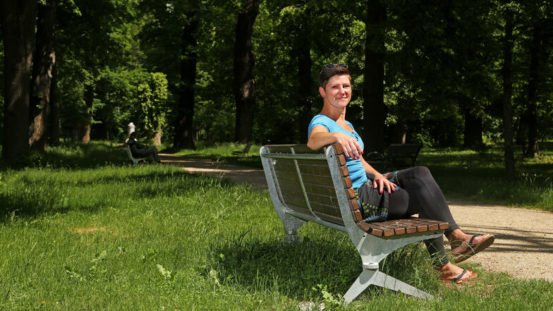 Susanne Braune am Hauptweg im Stadtpark: Am Wochenende soll es auf der großen Wiese nebenan ein fröhliches Stelldichein geben.