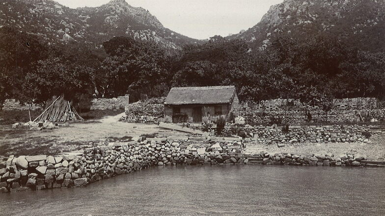 Im Hinterland Tsingtaus erhebt sich das Lauschangebirge. Die Deutschen machten daraus ein Wanderrevier mit markiertem Wegenetz.