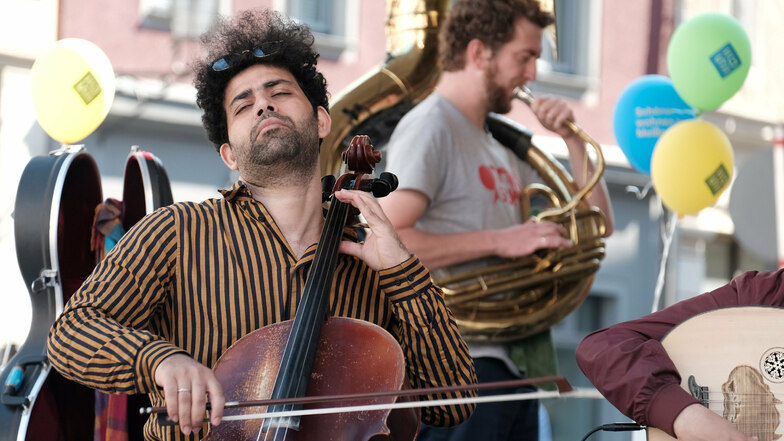 Beim Friedensfest auf dem Kamenzer Markt spielt die Dresdner Band Banda Internationale.
