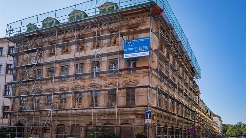 Seit den 1980er-Jahren harrt das ruinöse Hotel Stadt Leipzig in der Inneren Neustadt von Dresden einer Sanierung.
