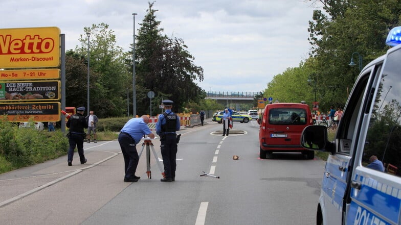 Polizei sucht Zeugen nach tödlichem Unfall einer 88-jährigen Fußgängerin in Pirna