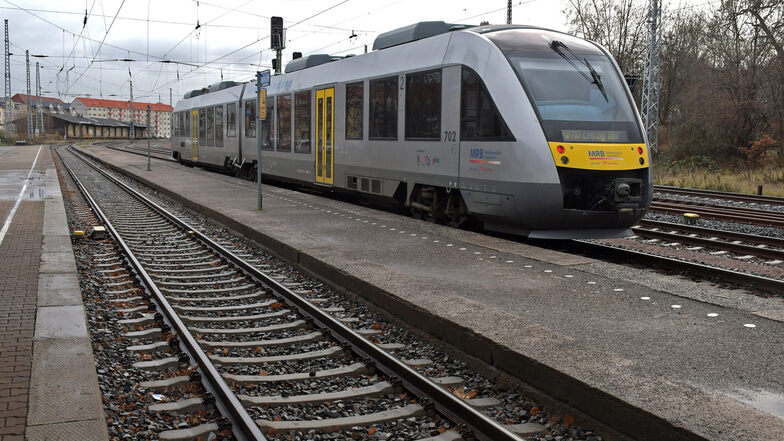 Aktuell verkehrt die Linie RB 110 nur zwischen Döbeln und Leipzig. Dass ein Zug künftig wieder direkt nach Dresden fährt, ist noch lange nicht sicher.