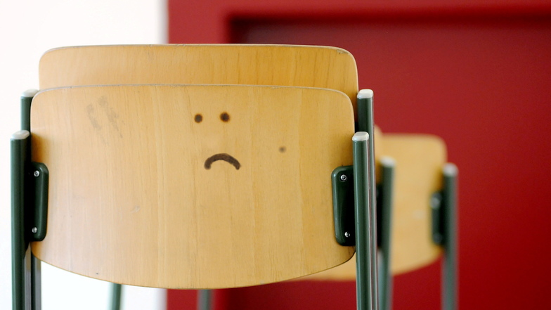 Düstere Aussichten momentan in den Klassenzimmern im Großenhainer Land: Seit Schuljahresbeginn kämpfen die Schulen mit Personalmangel.
