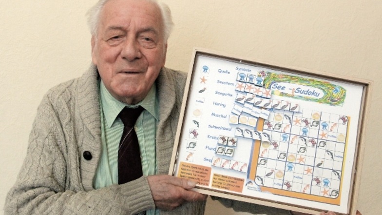 Dieter Chon hat ein See-Sudoku erfunden. Das Spiel stellt er jetzt beim Unabhängigen Seniorenverband vor. Es könnte aber von Rätselfans jeden Alters genutzt werden.