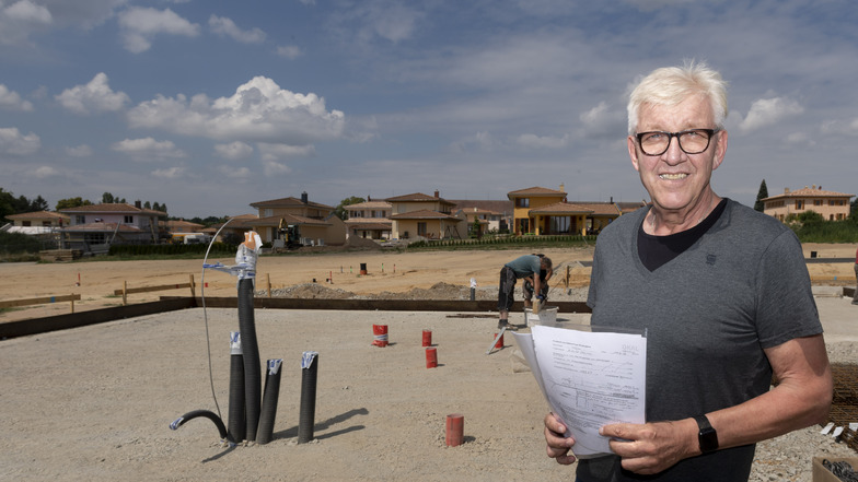 Bauunternehmer Roland Zetsch gab bekannt, dass mittlerweile alle Grundstücke in der Sonnenblick-Siedlung verkauft worden sind.