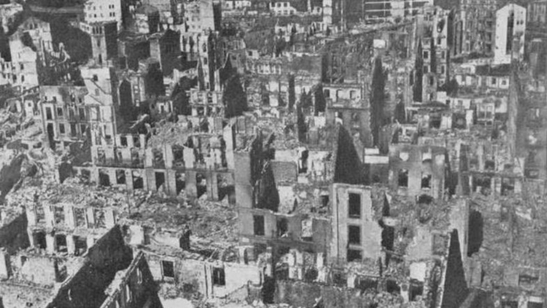 Der Anfang des modernen Bombenkrieges: 1937 legten deutsche Bomber die baskische Kleinstadt Guernica im spanischen Bürgerkrieg in Schutt und Asche.