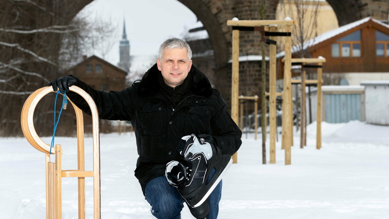 FDP-Stadtrat Mike Hauschild wünscht sich auf dem Gelände von Porsches Wiesen in Bautzen eine Rodelbahn und eine Eisbahn.