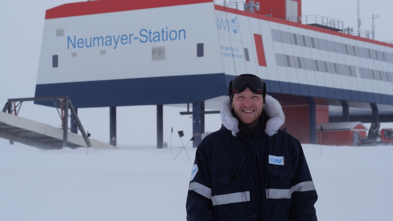 Die deutsche Neumayer-Forschungsstation auf dem Schelfeis der Antarktis ist die Basis für die Überwinterung gewesen. Nur zehn Forscher gehörten dort zum Team, einer war Markus Radenz.