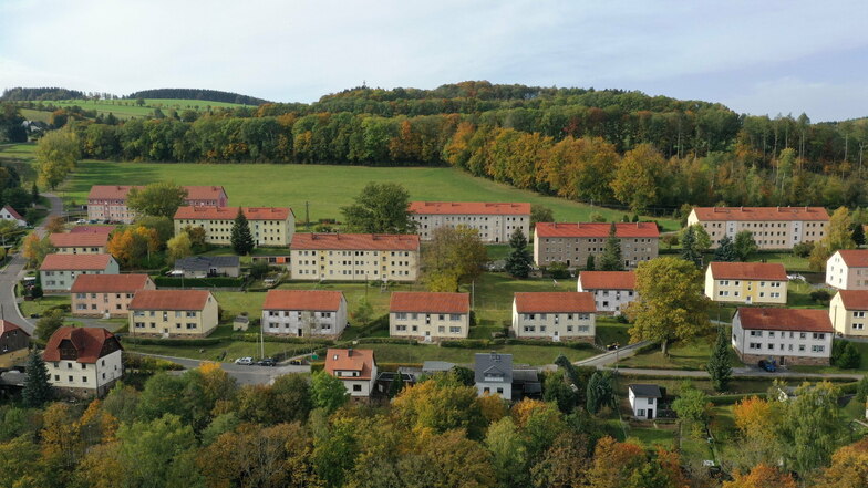 Aus der Luft sieht Naundorf idyllisch aus. Aber es ist der Ortsteil von Dippoldiswalde mit dem stärksten Einwohnerrückgang.