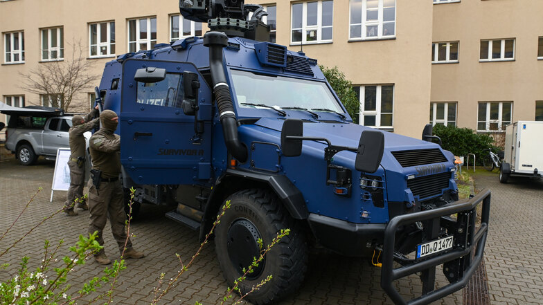 Der Polizeipanzerwagen "Survivor R" der Polizei Sachsen.