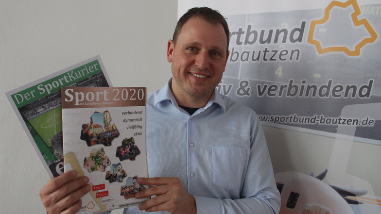 Kreissportbund-Geschäftsführer Lars Bauer zeigt die Angebote für das Sportjahr 2020 für den Landkreis Bautzen.