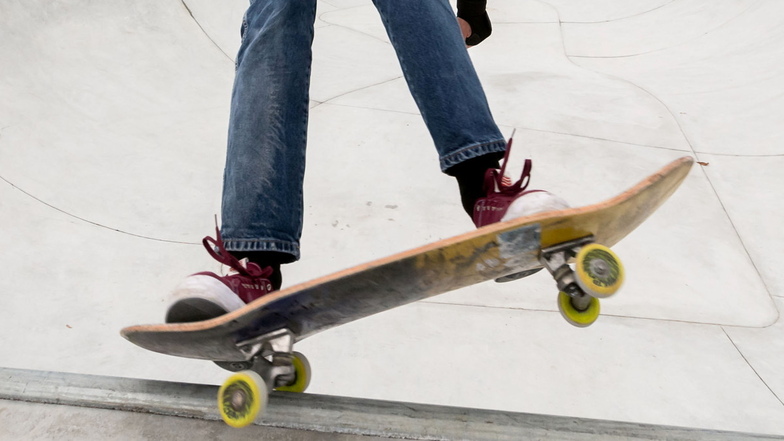 Beim sechsten Happy Monday in Bautzen steht das Skaten im Mittelpunkt. Besucher können sich kostenlos Skateboards ausleihen und bekommen Tipps von erfahrenen Trainern.