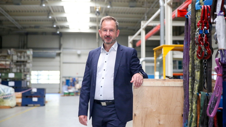 Geschäftsführer Peter Gäbelein von der PCM Energy GmbH aus Großröhrsdorf ist der erste neue Mieter einer Halle im Gewerbepark Ohorn.