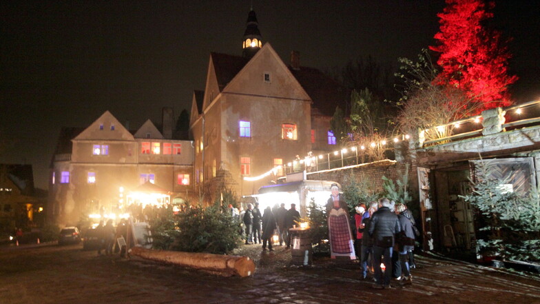 Hitzers Mini-Weihnachtsmarkt am Schloss Thürmsdorf.