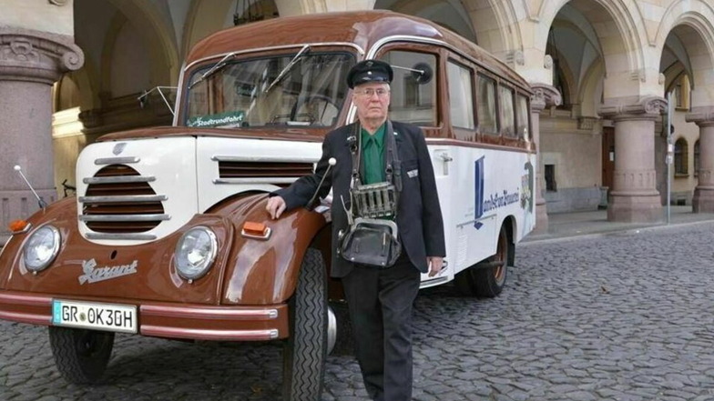 Hans-Ulrich Koinzer ist nicht mehr im Dienst, seinen Oldtimer-Bus für Stadtrundfahrten hat er verkauft.