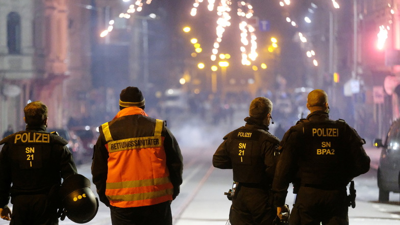 Die Polizei will das in Sachsen verhängte Böllerverbot auf öffentlichen Plätzen konsequent durchsetzen.