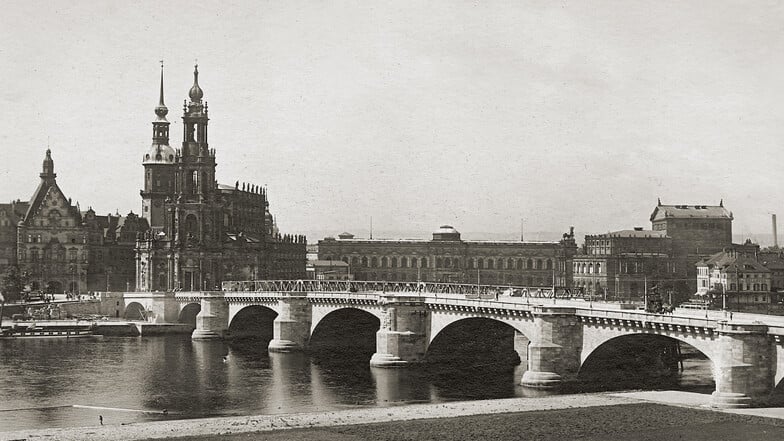 Ein Blick auf die neue Brücke nach der Fertigstellung 1910.