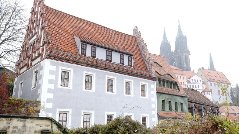 Das spätgotische Prälatenhaus an den Roten Stufen gilt als ältestes Wohnhaus in Meißen.