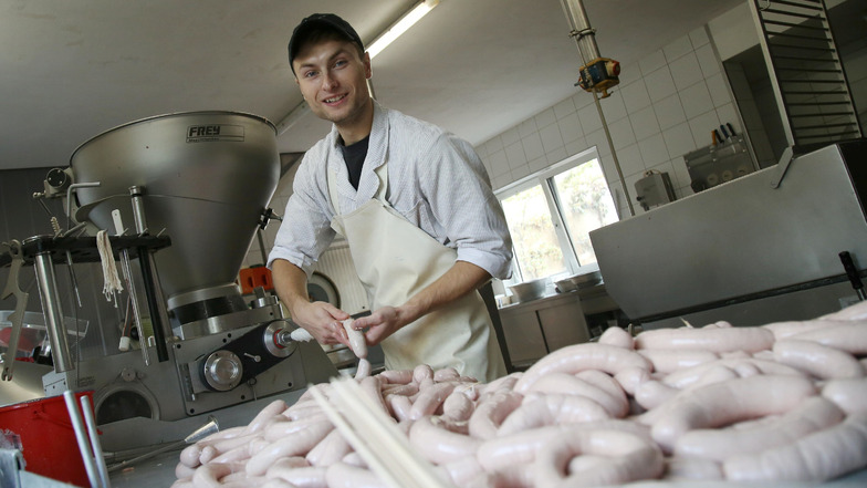 Der Rothenburger Fleischermeister Philipp Eichler setzt auf lokale Produktion. Er möchte, dass die Politik das Handwerk vor Ort noch mehr stärkt.