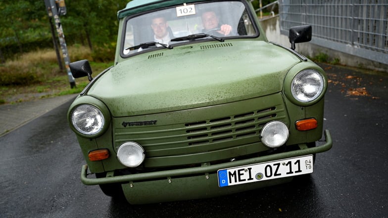 Trabant 1.1 Kübel, Baujahr 1990 mit Fahrer Theo Sommer und Beifahrer Alexander Zach.