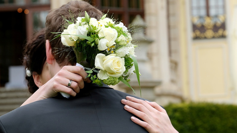 Die Zahl der Eheschließungen ist in Bautzen 2021 im Vergleich zu 2020 gesunken.