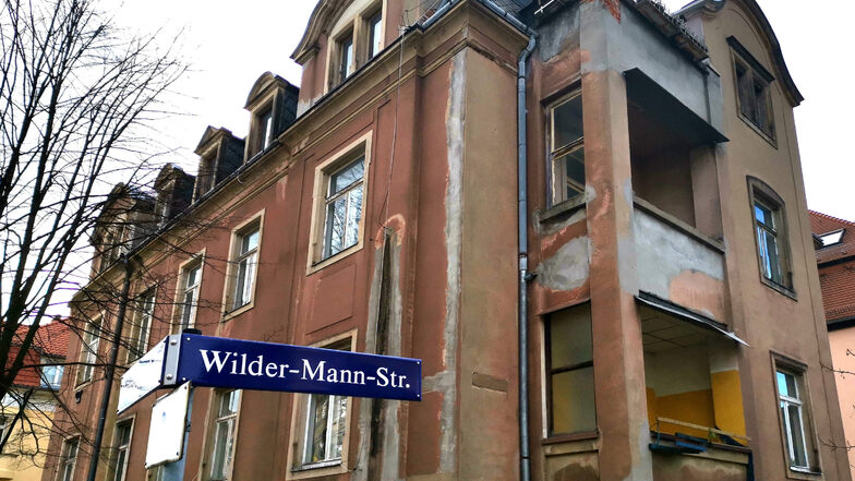 Gegen den geplanten Abriss des Trachauer Wohnhauses in der Wilder-Mann-Straße gibt es in Dresden großen Protest.