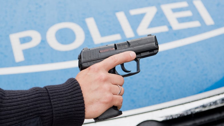 Polizisten schießen auf 24-Jährigen und Hund in Dippoldiswalde
