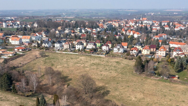 Noch ehe die erste Schaufel mit Erde bewegt ist, sind am Leisniger Standort „Eichbergblick“ fast alle Grundstücke reserviert. Deshalb soll der Standort erweitert werden.